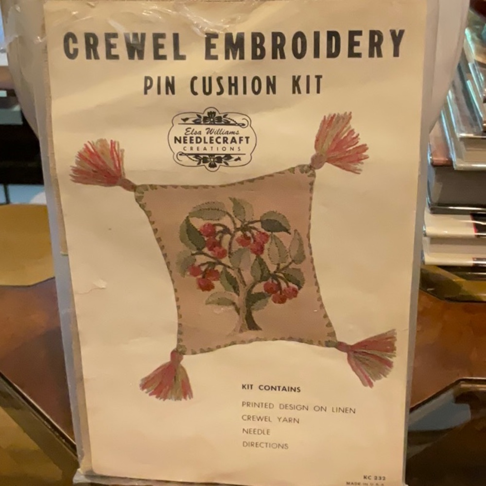 Wonderful crewel embroidery kit.  Complete kit, linen and threads.